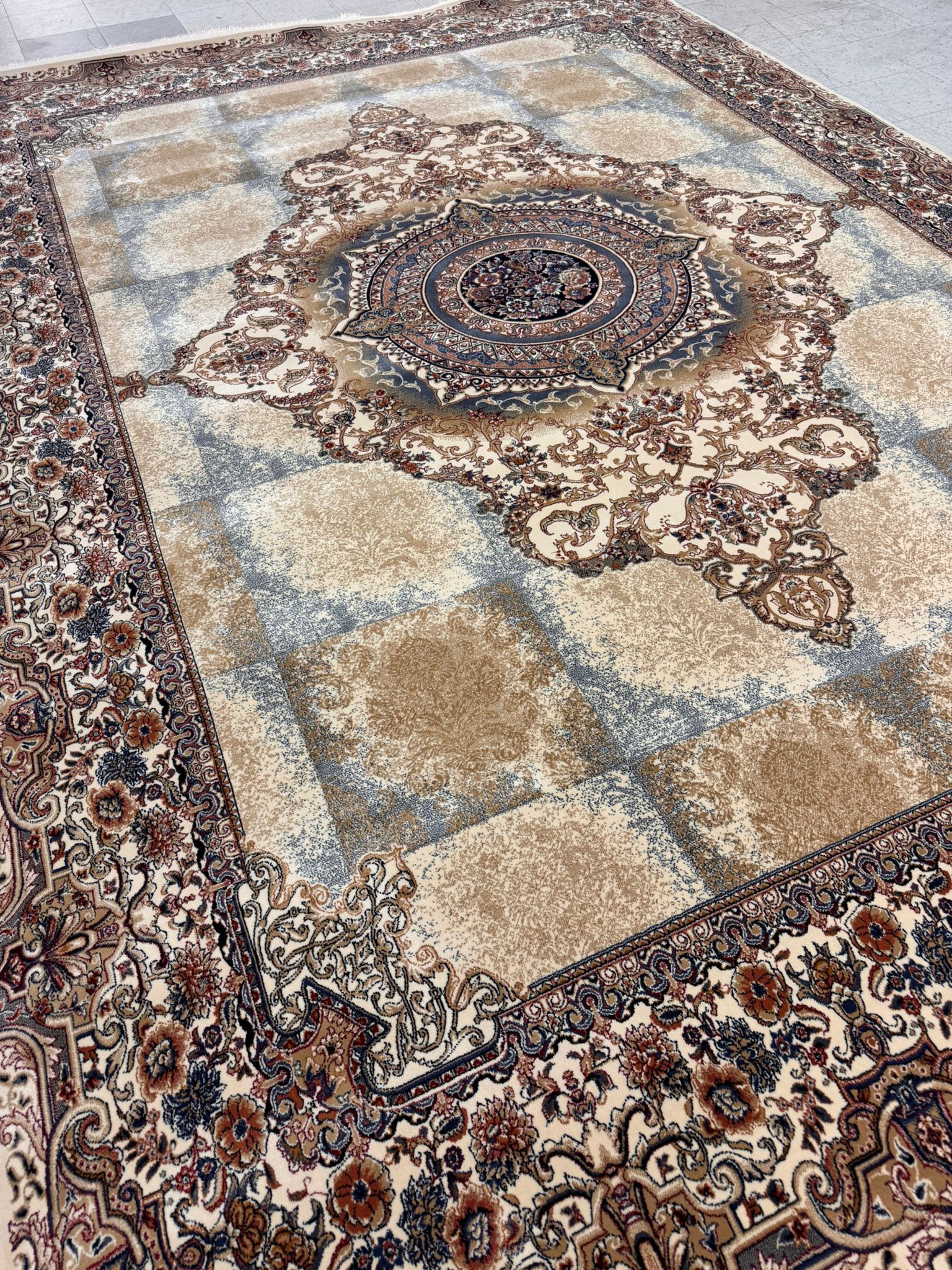 NIKE Cream Color 1200 Reeds Kashan Design Machine made Carpet
