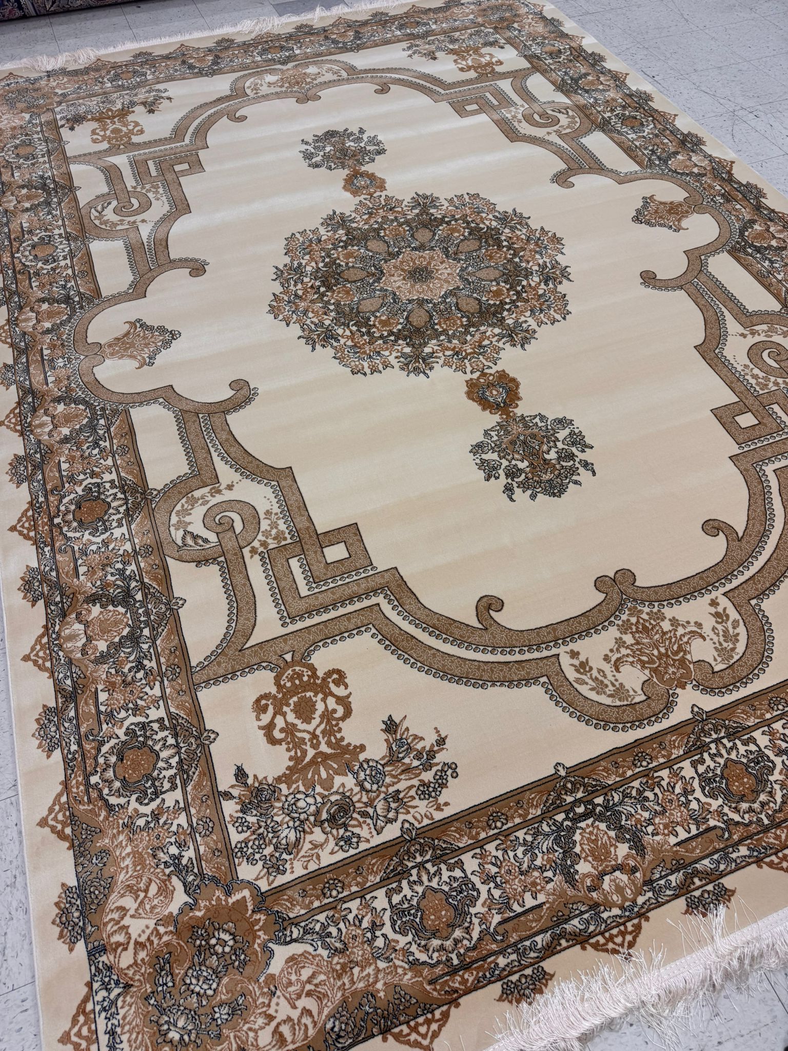Opera Creamy Color 1200 Reeds Kashan Design Machine made Carpet