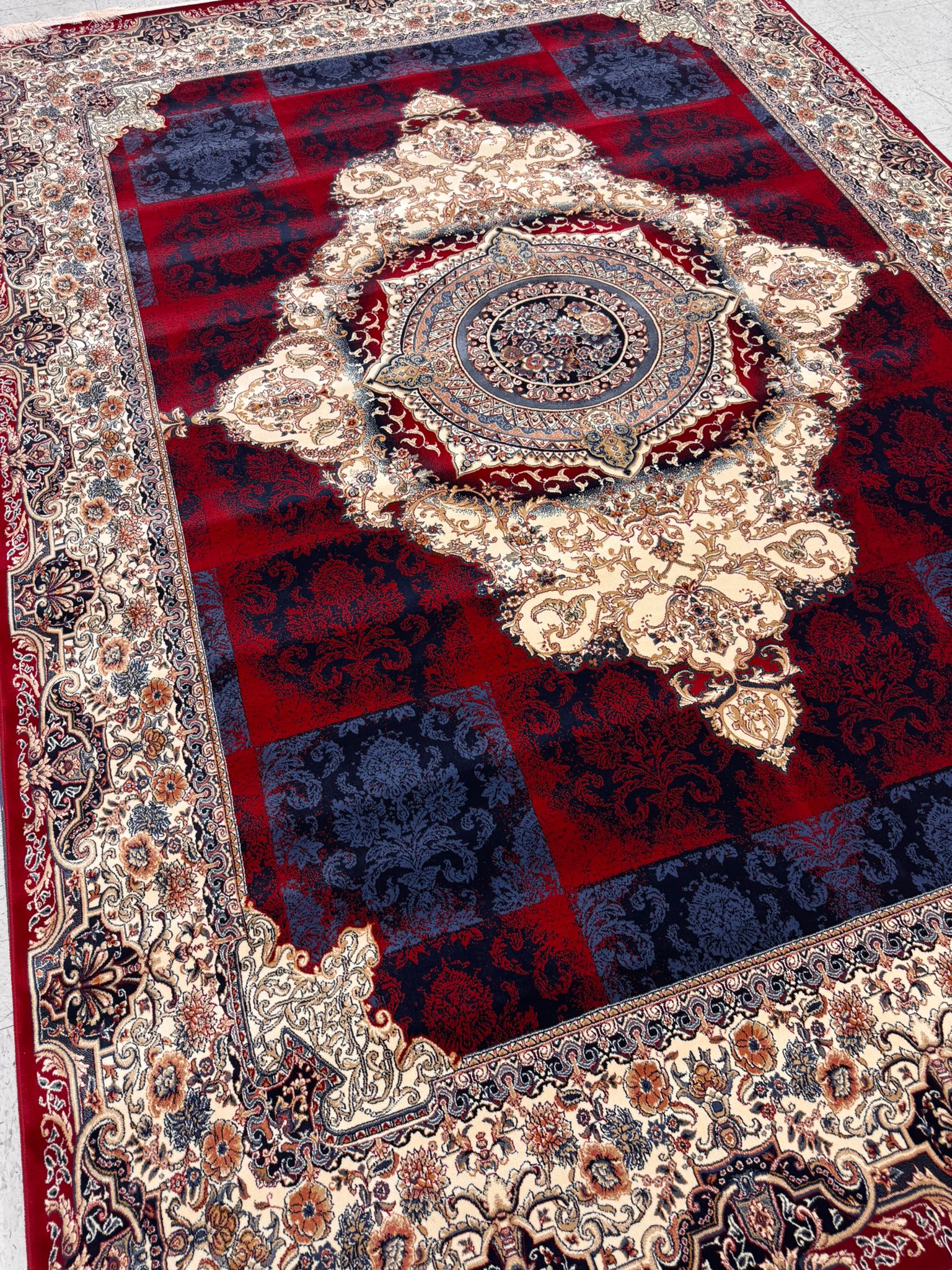 NIKE Red Color 1200 Reeds Kashan Design Machine made Carpet